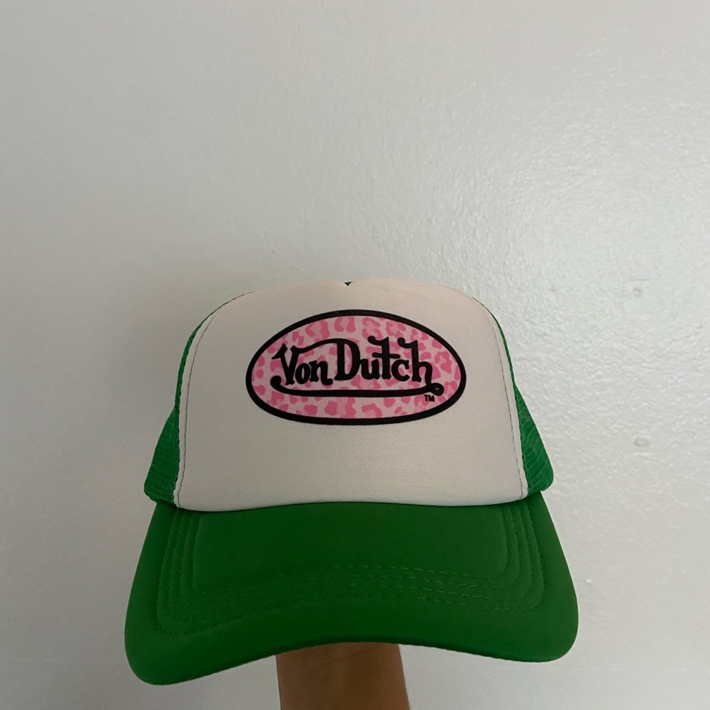 Von Dutch Trucker Hat 🧢